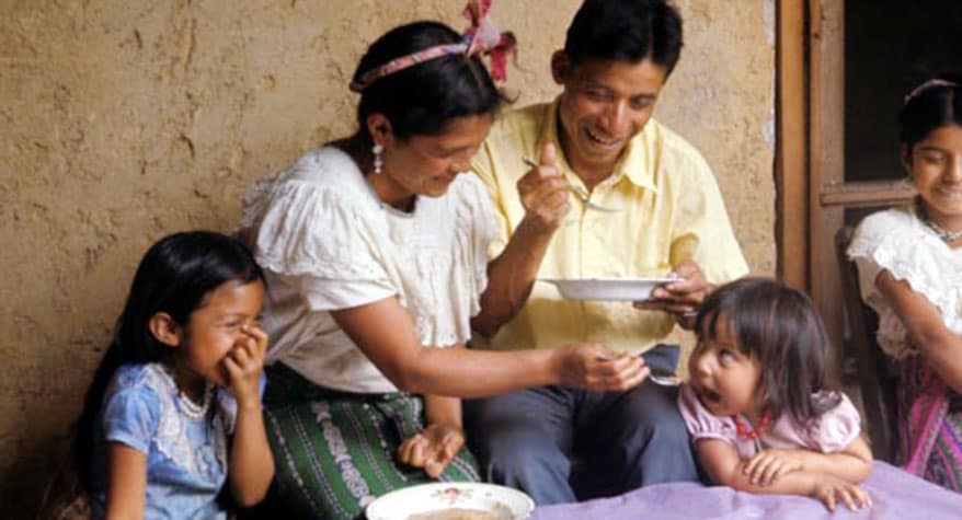 Maryknoll Honran a los Familias